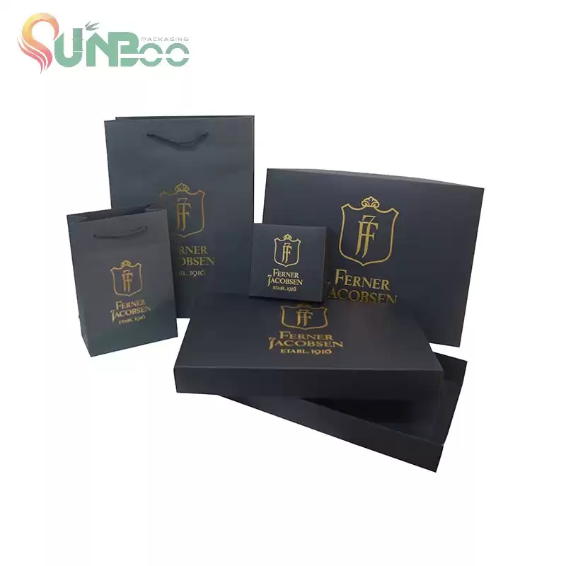 Μαύρο χαρτί με ωραίο χρυσό ζεστό σφραγίδα και βαμβάκι λαβές χαρτοσακούλα SP-Bag020
